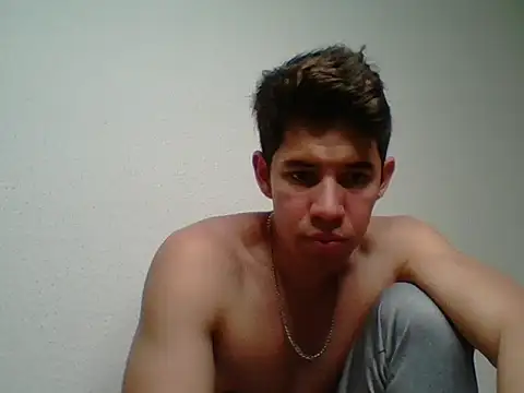 Maxtaylor18 online show from 8, 10, 2025