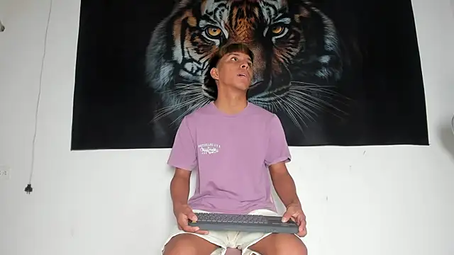 tyler twink boy online show from 25, 5, 2026