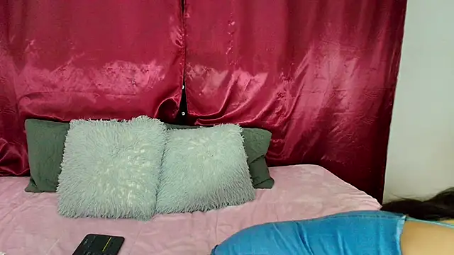 Snapshot of LilyRousee chatting on 22, 10, 2025 LilyRousee online show from 22, 10, 2025