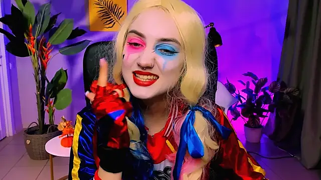 olivianorton online show from 31, 10, 2025