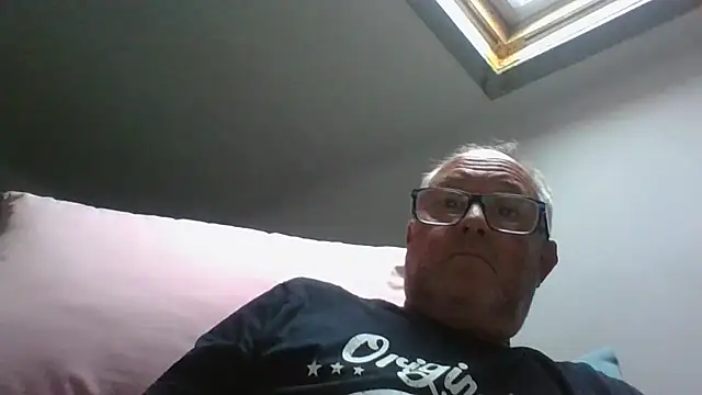 Snapshot of naughtygrandad1 chatting on 6, 7, 2026 naughtygrandad1 online show from 6, 7, 2026