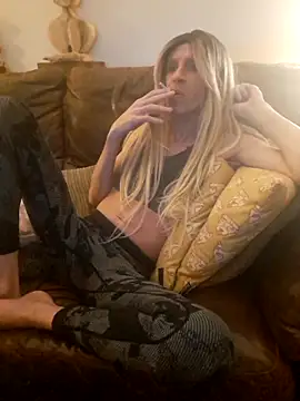 Snapshot of LAXdesires chatting on 8, 11, 2025 LAXdesires online show from 8, 11, 2025