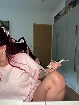 Snapshot of OliviaaFischer chatting on 19, 4, 2026 OliviaaFischer online show from 19, 4, 2026