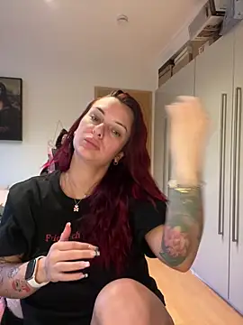 Snapshot of OliviaaFischer chatting on 21, 4, 2026 OliviaaFischer online show from 21, 4, 2026