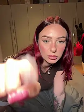 Snapshot of OliviaaFischer chatting on 30, 4, 2026 OliviaaFischer online show from 30, 4, 2026