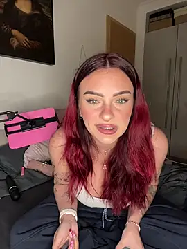 Snapshot of OliviaaFischer chatting on 12, 5, 2026 OliviaaFischer online show from 12, 5, 2026