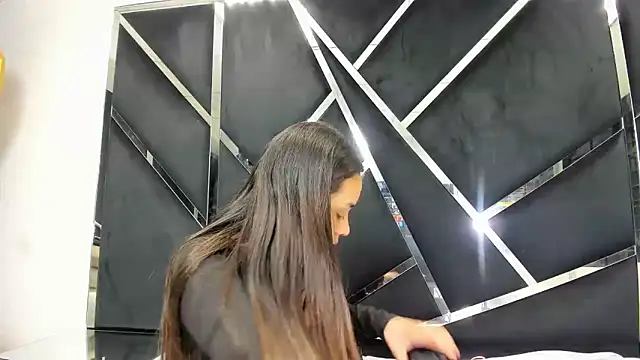 Snapshot of Noa_Arez chatting on 4, 2, 2026 Noa Arez online show from 4, 2, 2026