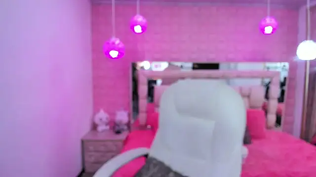 Snapshot of _laaura_ chatting on 18, 7, 2026 laaura online show from 18, 7, 2026