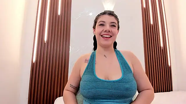 CarolinaMejia online show from 16, 12, 2025