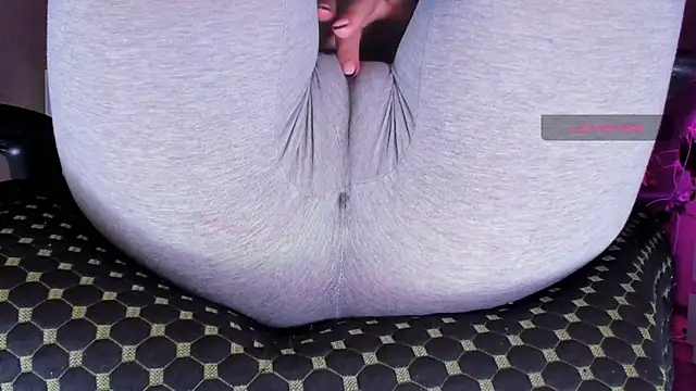 Cameltoe squirt inPants online show from 30, 11, 2025