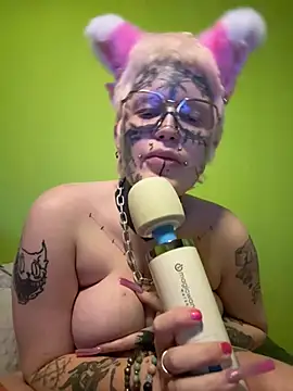 Snapshot of Sixkbunnies chatting on 4, 7, 2026 Sixkbunnies online show from 4, 7, 2026