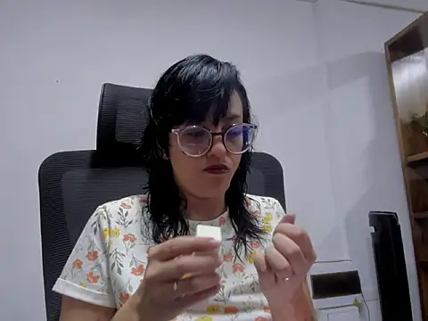 Snapshot of dalila_macherano1 chatting on 17, 9, 2025 dalila macherano1 online show from 17, 9, 2025