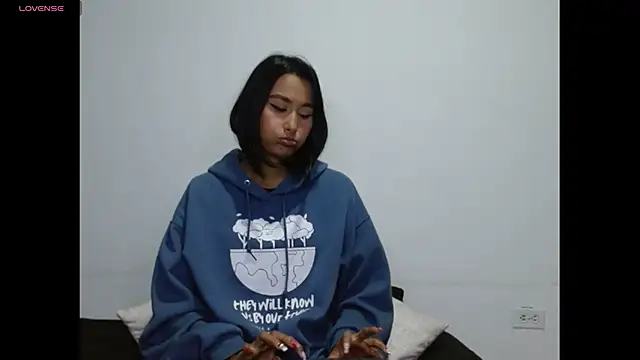 Gia Lee online show from 18, 12, 2025