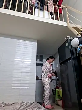 Snapshot of Minn-cute chatting on 8, 11, 2025 Minn-cute online show from 8, 11, 2025