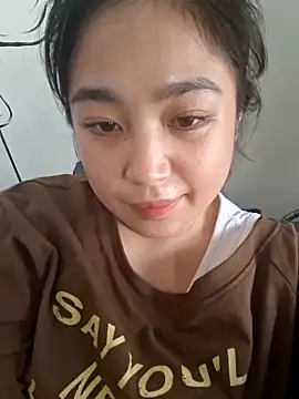 Snapshot of Minn-cute chatting on 25, 11, 2025 Minn-cute online show from 25, 11, 2025