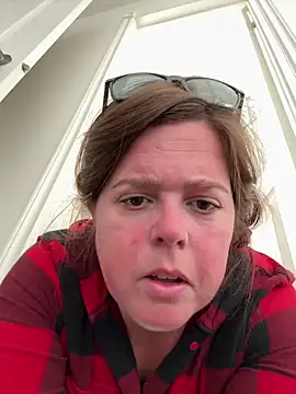 Snapshot of hornykitty1210 chatting on 28, 10, 2025 hornykitty1210 online show from 28, 10, 2025