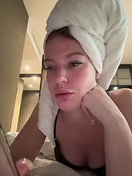 Chloemillerrxx online show from 27, 11, 2025