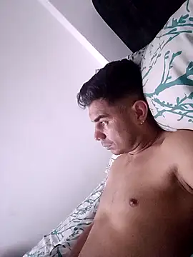 Ffeenniizz online show from 5, 4, 2026