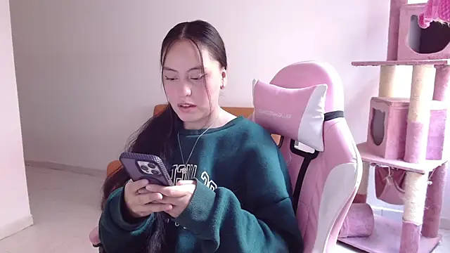 madissooon   online show from 3, 12, 2025