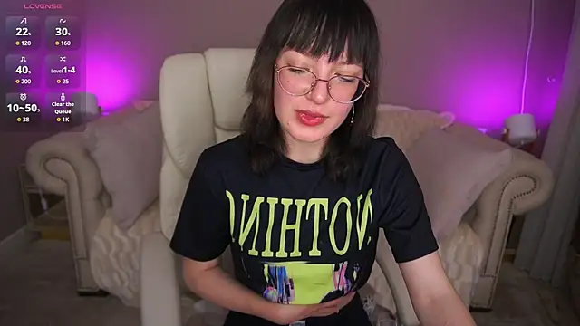 Pixie Peachh online show from 30, 9, 2025