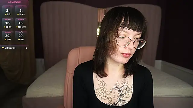 Pixie Peachh online show from 8, 10, 2025