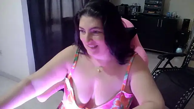 Snapshot of lina_maria99 chatting on 6, 5, 2026 lina maria99 online show from 6, 5, 2026