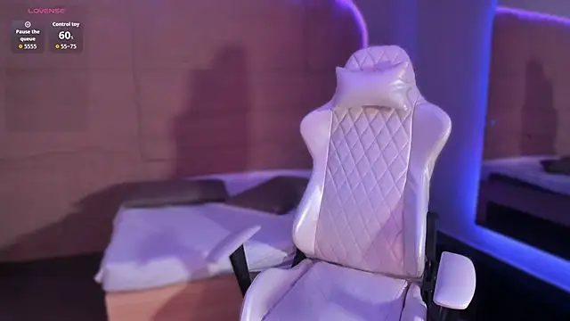 HannahMontgomery online show from 21, 11, 2025