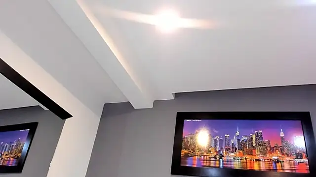 Snapshot of CharlotteCottin chatting on 4, 2, 2026 CharlotteCottin online show from 4, 2, 2026