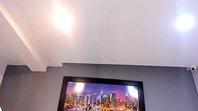 Snapshot of CharlotteCottin chatting on 6, 2, 2026 CharlotteCottin online show from 6, 2, 2026