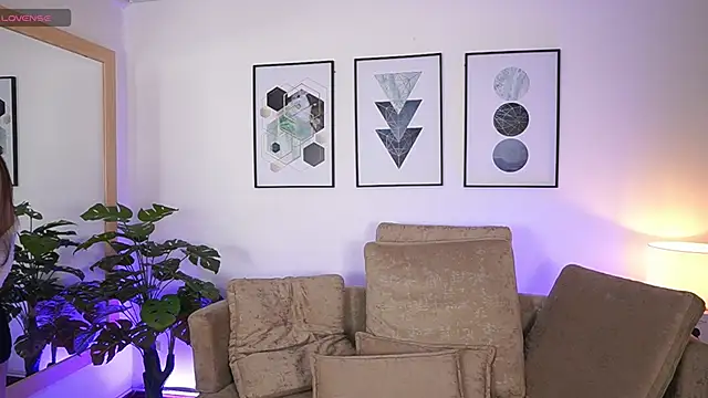 MilaCrave online show from 10, 9, 2025