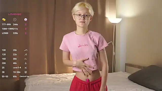 Snapshot of MargertDoyen chatting on 12, 9, 2025 MargertDoyen online show from 12, 9, 2025