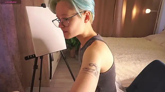 Snapshot of MargertDoyen chatting on 8, 10, 2025 MargertDoyen online show from 8, 10, 2025