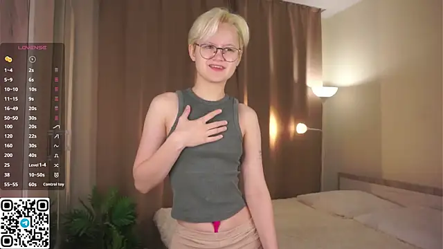 Snapshot of MargertDoyen chatting on 19, 10, 2025 MargertDoyen online show from 19, 10, 2025