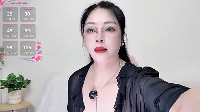 Hua Hua 0 online show from 9, 9, 2025