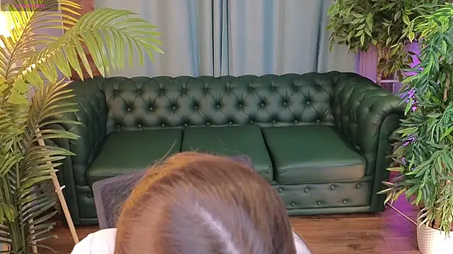 Olivia Farrell online show from 21, 11, 2025