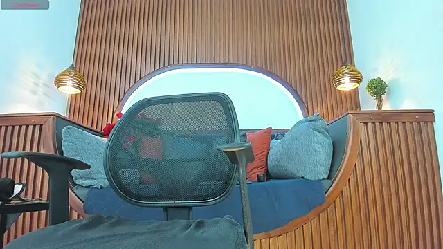 Donovan Desmond online show from 3, 11, 2025