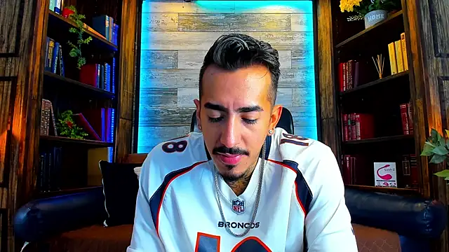 Donovan Desmond online show from 17, 12, 2025