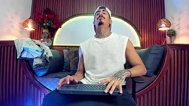 Donovan Desmond online show from 3, 2, 2026