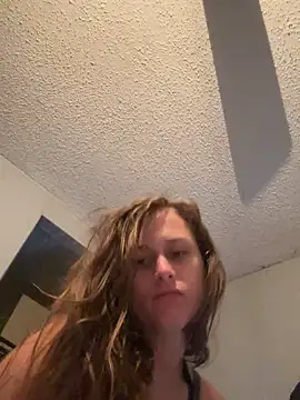 Snapshot of Tlynn chatting on 28, 9, 2025 Tlynn online show from 28, 9, 2025