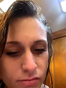 Snapshot of Tlynn chatting on 29, 9, 2025 Tlynn online show from 29, 9, 2025