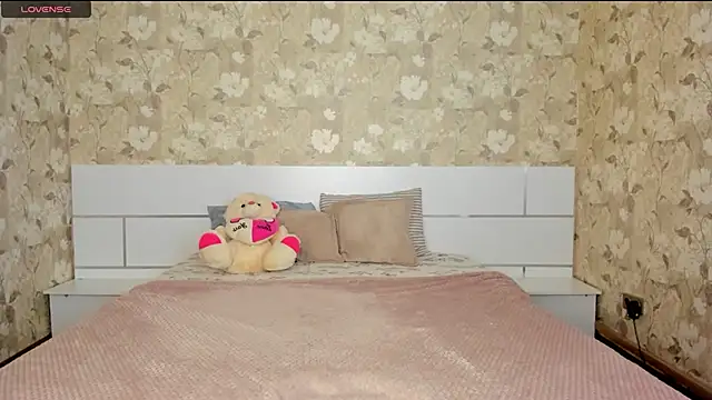 mishapallmer online show from 2, 12, 2025