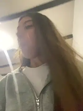 Sara-cooper2 online show from 24, 2, 2026