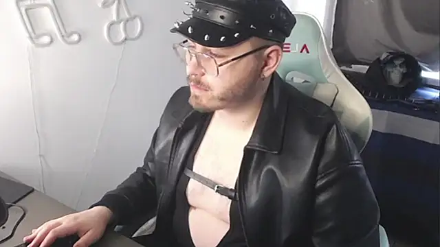 Snapshot of FabianKinky chatting on 12, 10, 2025 FabianKinky online show from 12, 10, 2025