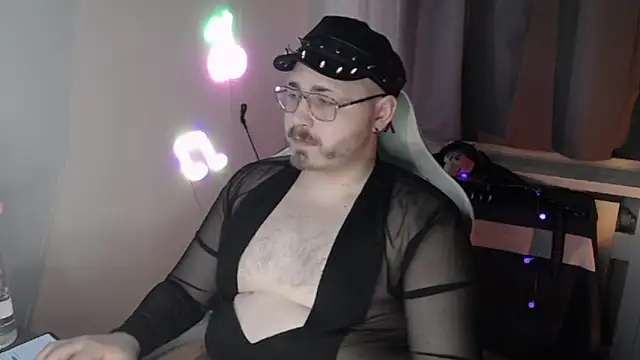 Snapshot of FabianKinky chatting on 24, 10, 2025 FabianKinky online show from 24, 10, 2025