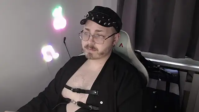 Snapshot of FabianKinky chatting on 25, 10, 2025 FabianKinky online show from 25, 10, 2025