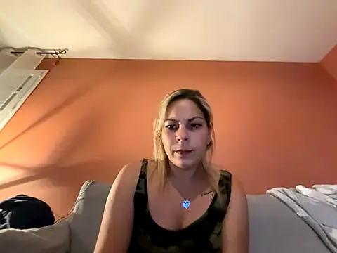 minettedusud online show from 7, 10, 2025