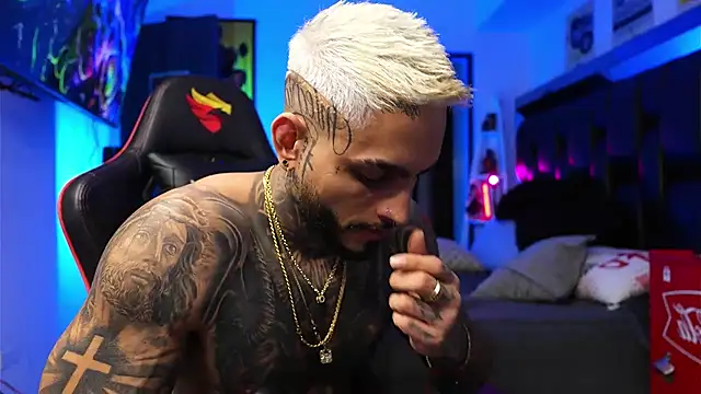 logan hugh8 online show from 17, 1, 2026