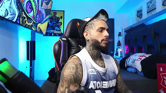 logan hugh8 online show from 15, 2, 2026