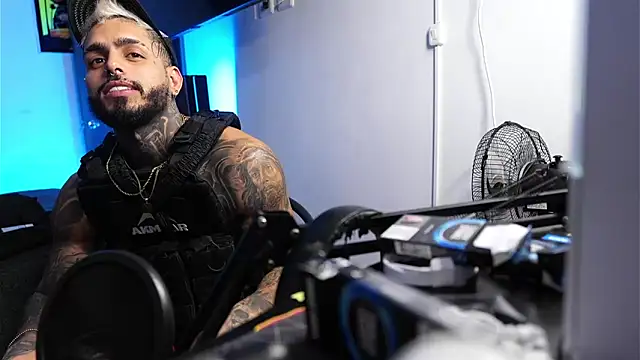 logan hugh8 online show from 18, 2, 2026