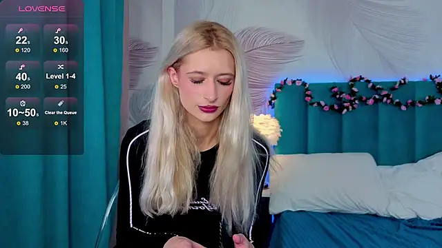 Monica Leen online show from 26, 11, 2025